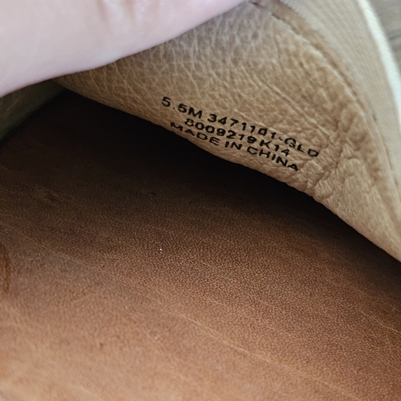 FRYE Flats - Picture 3 of 6